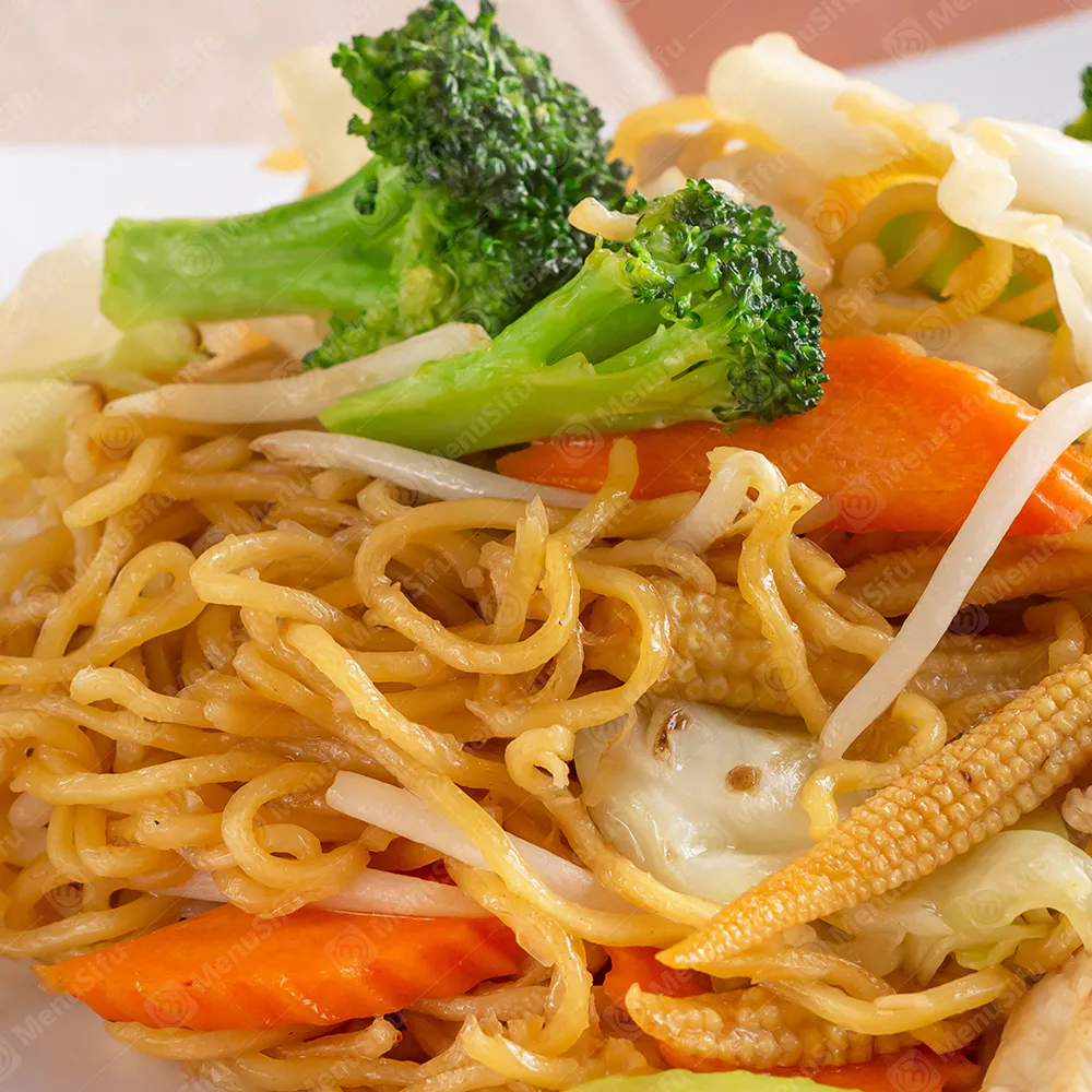 Vegetable lo mein with broccoli at Peking Restaurant, a Chinese Restaurant in Centralia