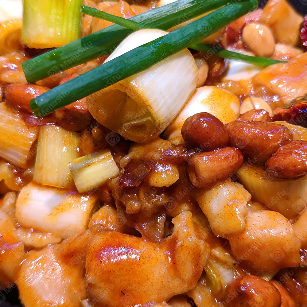 Spicy kung pao chicken with peanuts at Peking Restaurant, a Chinese Restaurant in Centralia
